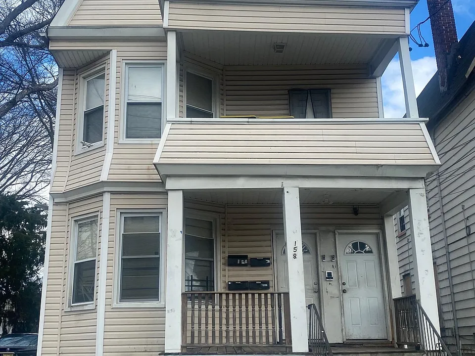 158 Alexander St