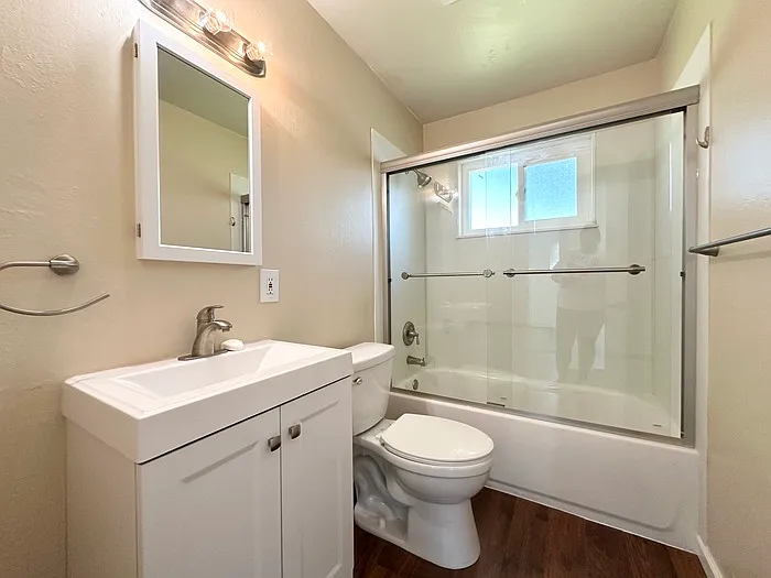 1320 Sheridan Ave — Photo 14