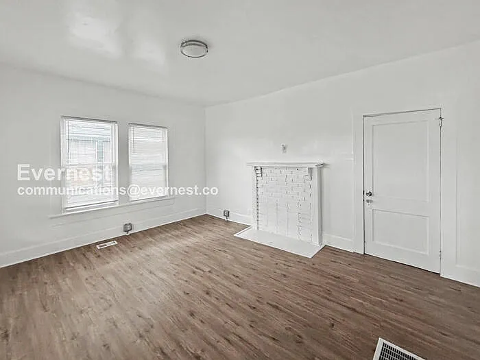 1515 36th Pl N — Photo 4