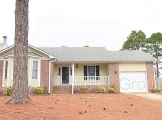 711 Alexwood Dr, Hope Mills, NC 28348