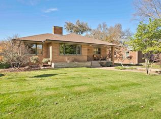 8520 Parkview Ave, Munster, IN 46321