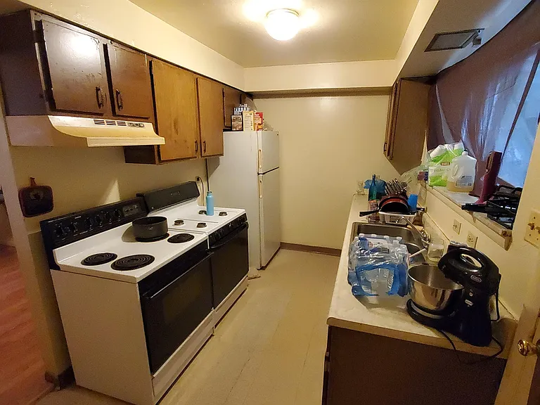 860 Railroad St #1 — Photo 12