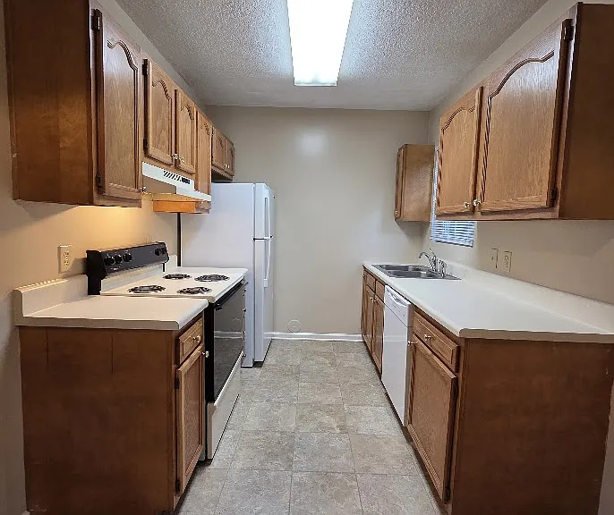 17 King Arthur Pl #B — Photo 11