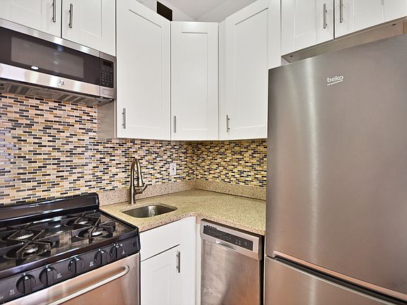 5th image of 313 E 78th St APT 3B