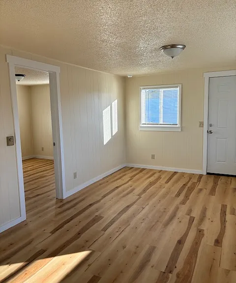 216 N Sylvia St — Photo 3