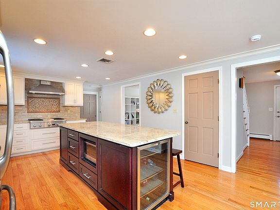 5th image of 90 Seminary Road