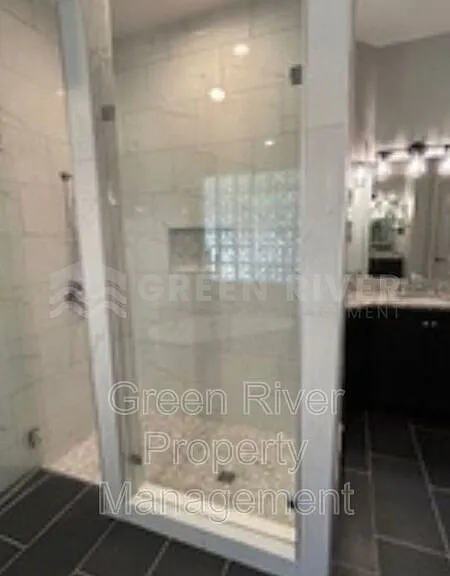 1559 Lakeway Dr — Photo 24