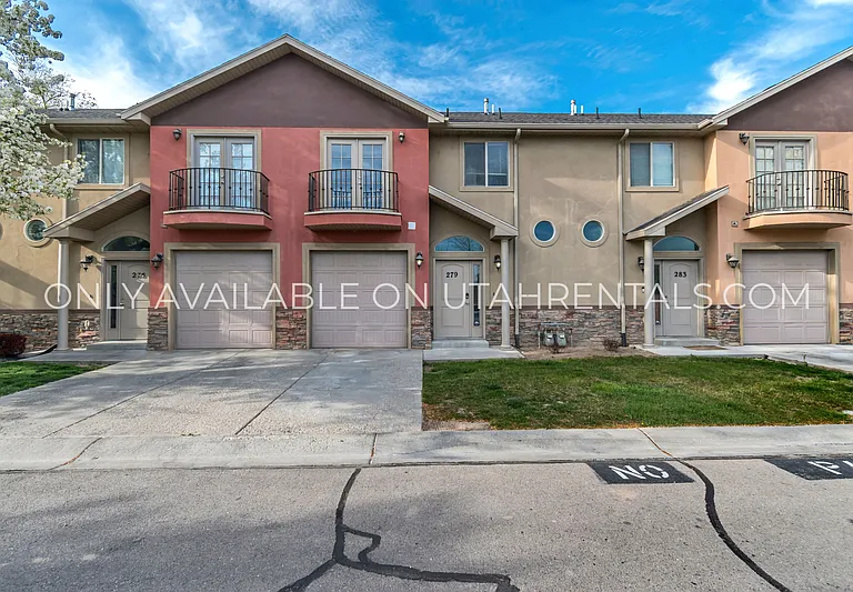 279 E Ailee Ln — Photo 2