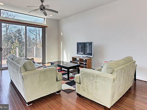 3rd image of 23423 Evening Primrose Sq