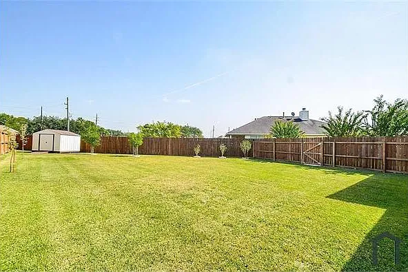 4 bed, 2584 sqft, $2,200 — Photo 4
