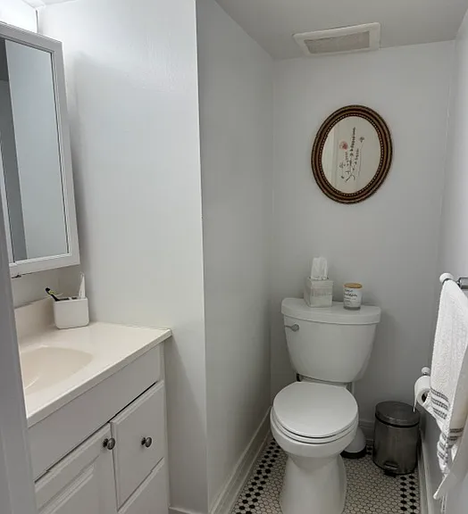 649 W Wellington Ave #B — Photo 15