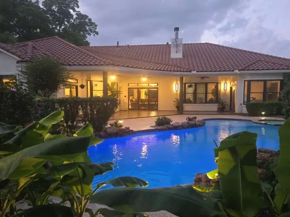 66 Lake Estates Dr, Montgomery, TX 77356