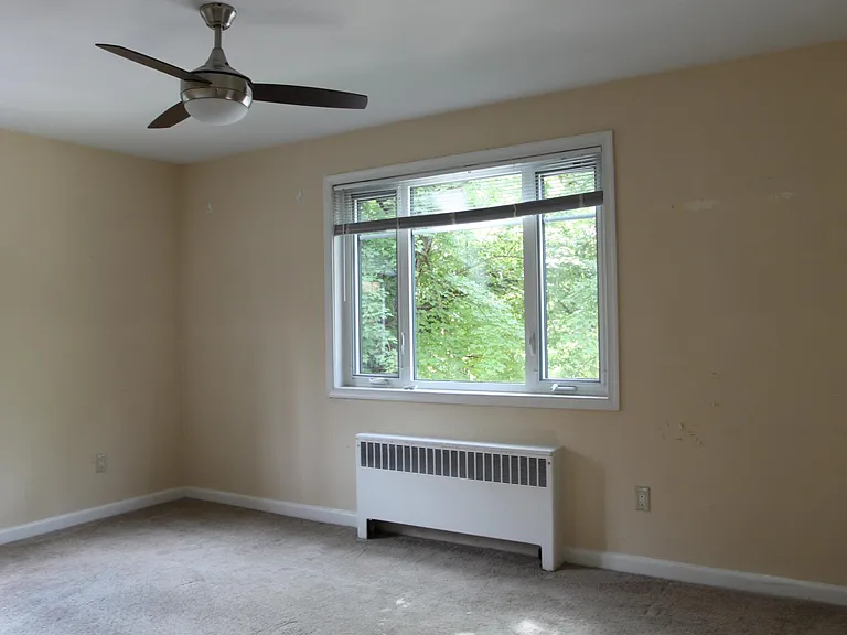 10417 Montrose Ave #202 — Photo 9