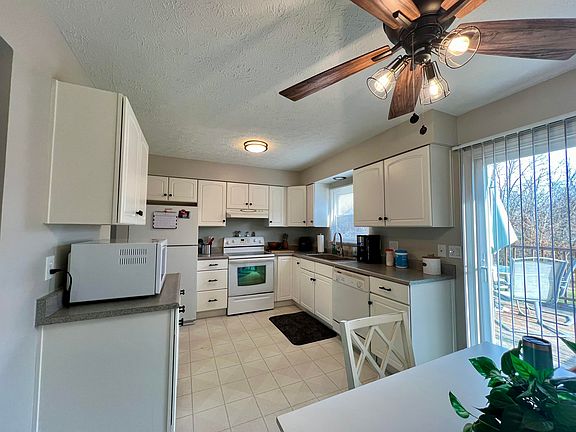 5th image of 3907 Gunstock Ct