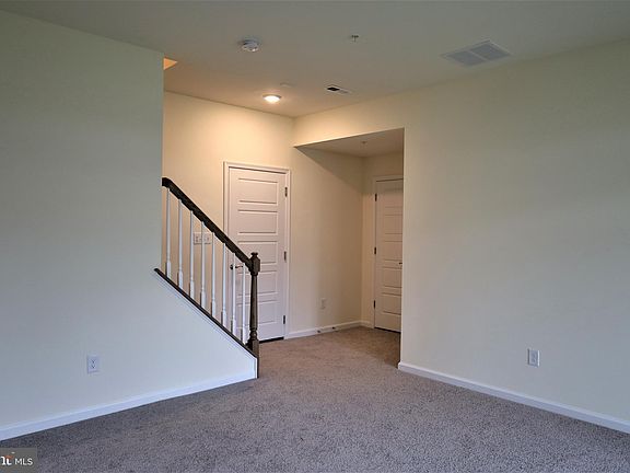 4th image of 61 Becker Dr