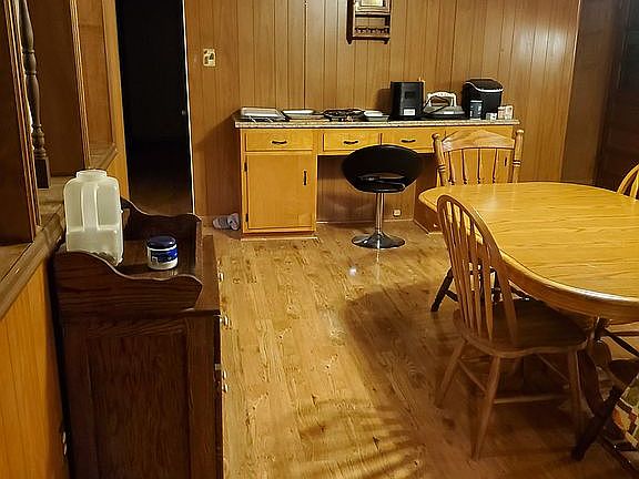 Kitchen 15' x 18'10"
