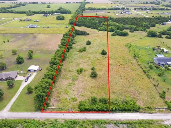 10843 E Line Rd, Trenton, TX 75490