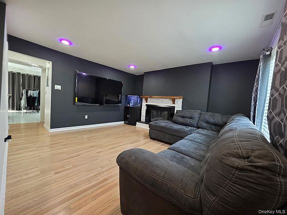 3rd image of 25 Pierces Road #3