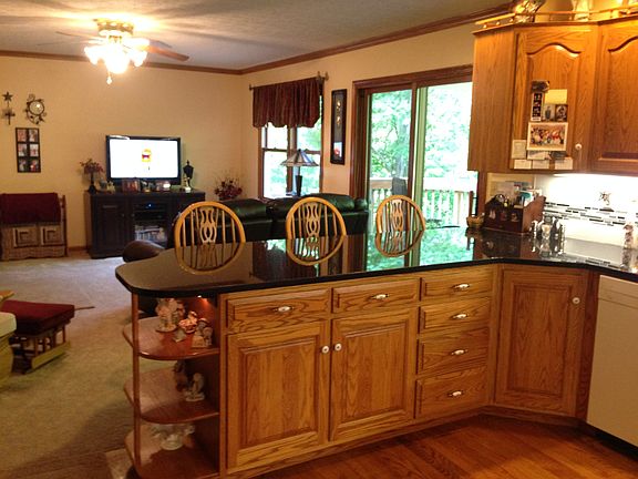 Kitchen Bar/Family Room