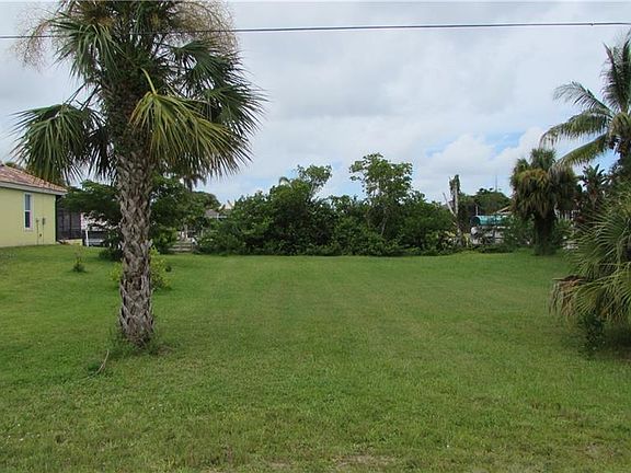 2nd image of 3015 Cussell Dr