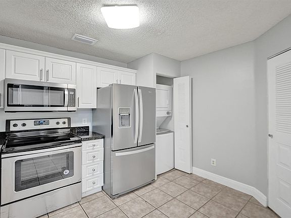 3rd image of 1032 Coral Club Drive #1032