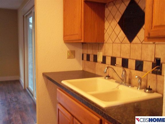 3rd image of 1608 Hill St