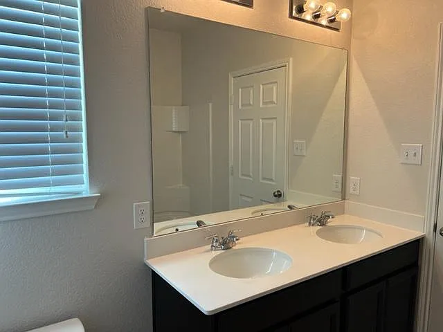 928 Rivers Creek Ln — Photo 8