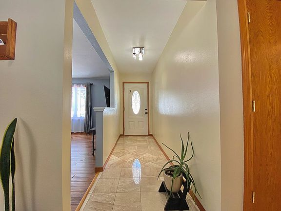 2nd image of 6115 Thorncrest Dr