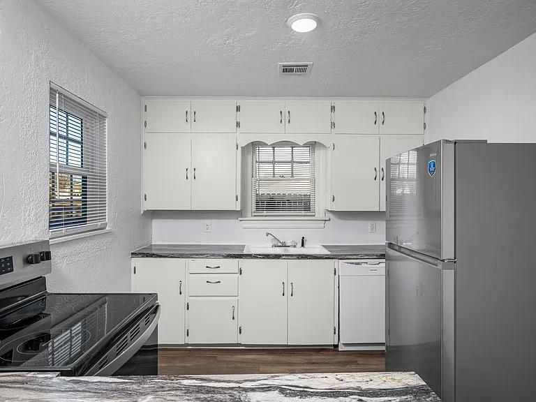 1702 NW Euclid Ave — Photo 6