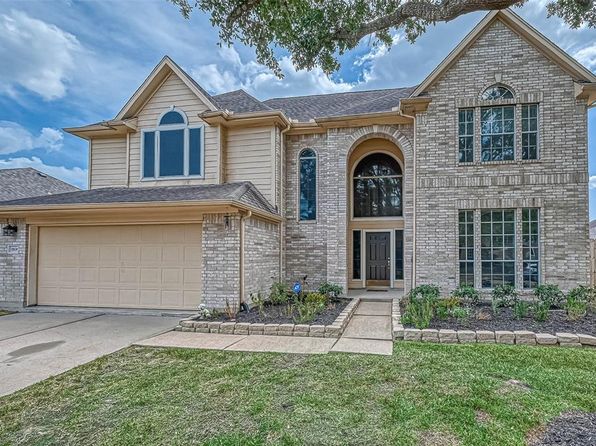 hotels in pearland tx with indoor pools