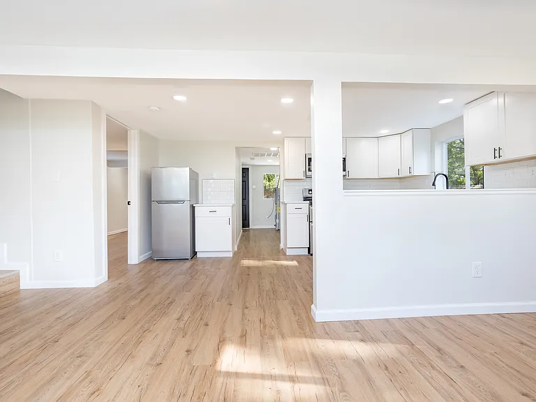 225 Bentz Ave — Photo 19