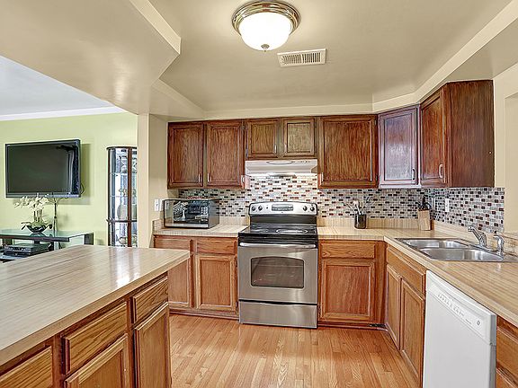 2nd image of 183 Cedar Walk Cir NE