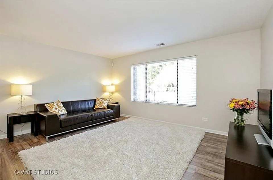1 bed, 1100 sqft, $1,650 — Photo 4