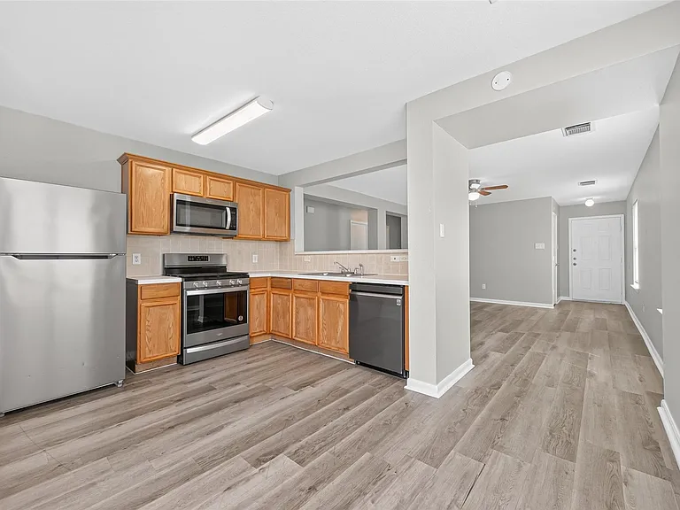 22851 Twisting Pine Dr — Photo 12