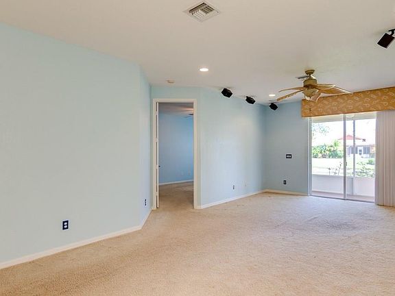 4th image of 6370 Oxford Cir Unit 104D