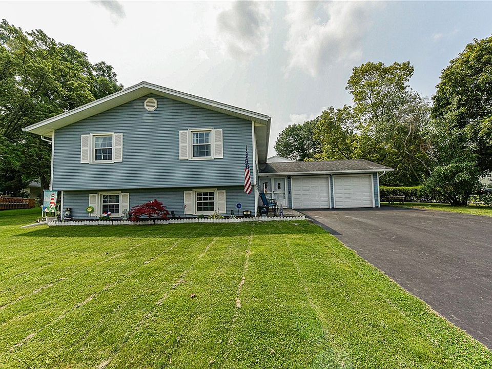 1st image of 66 Pinebriar Dr