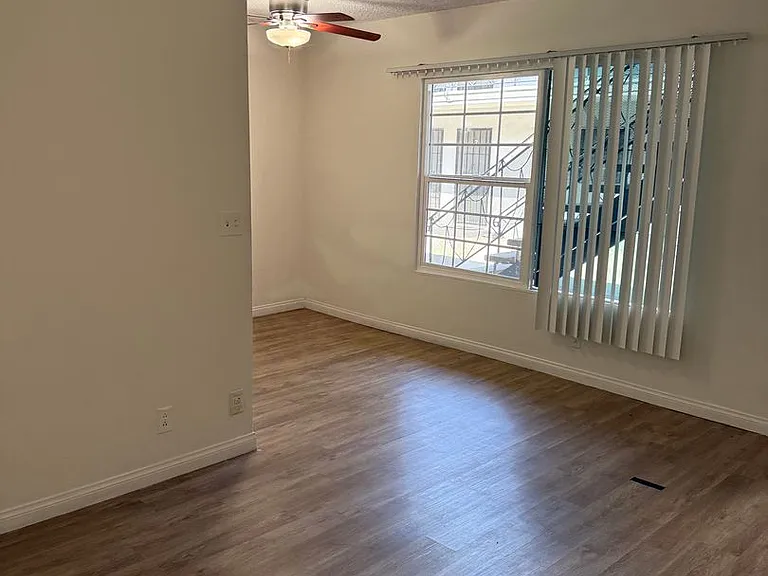 4729 San Vicente Blvd — Photo 16