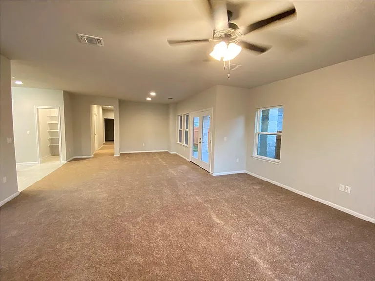 8409 Looksee Ln — Photo 8
