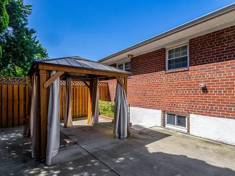 4519 Holmes Run Pkwy — Photo 28