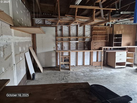2nd image of 140 SW Birch Ave