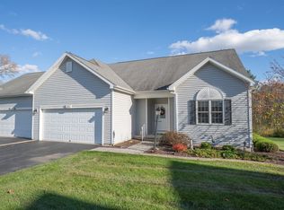 10 Robins Nest, Niskayuna, NY 12309