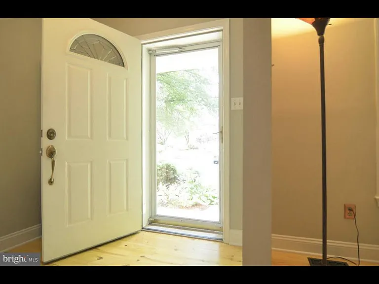 9630 Hillock Ct — Photo 4