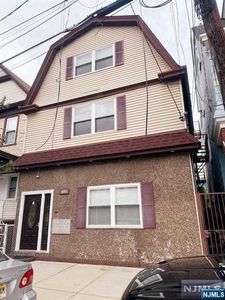 209 John St, Harrison, NJ, 07029
