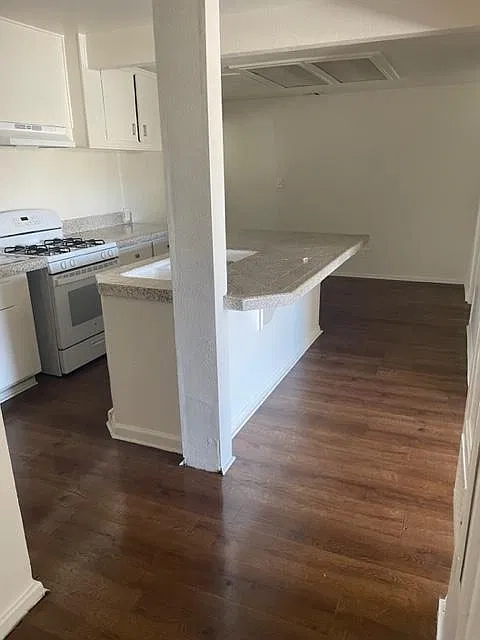 3 bed, $1,800 — Photo 4