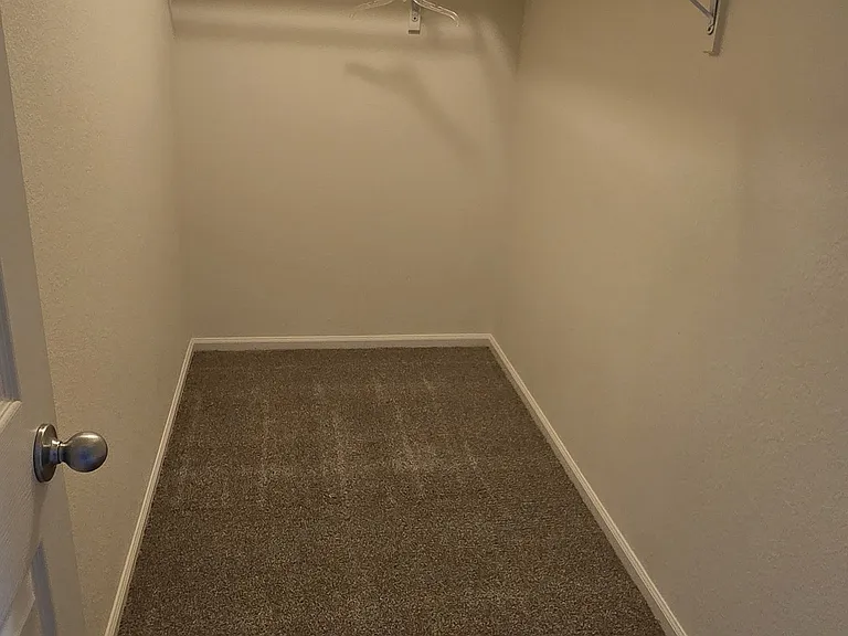2232 Marshfield Ln — Photo 15