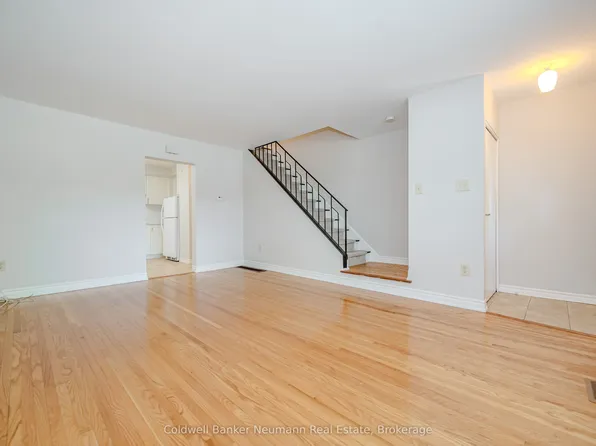 144 Princeton Dr, Hamilton, ON L8T 4B7