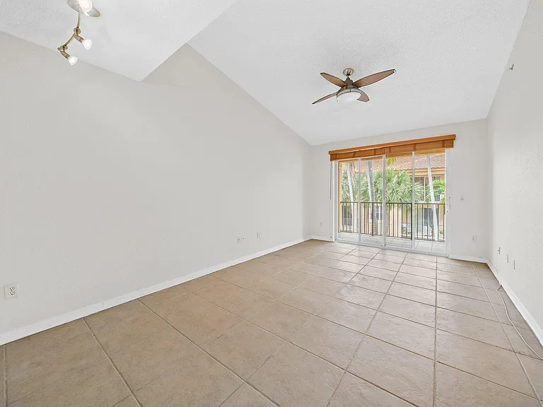 1803 N Flagler Dr #303 — Photo 10