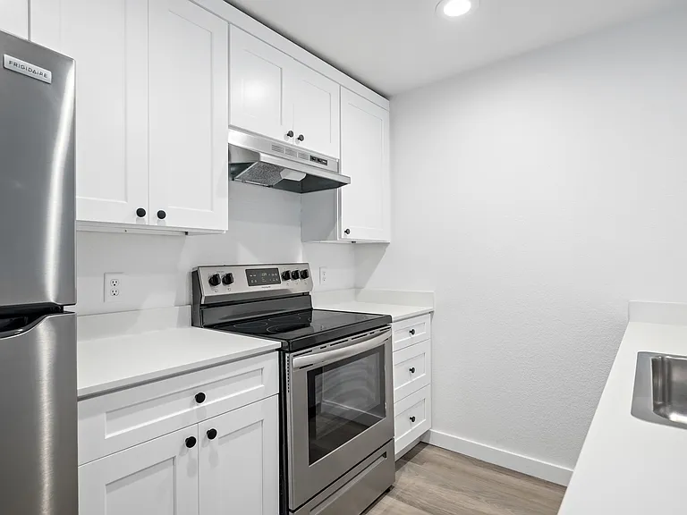 Rai Apartments — Photo 33