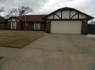 625 Lakeside Cir, Edmond, OK 73012