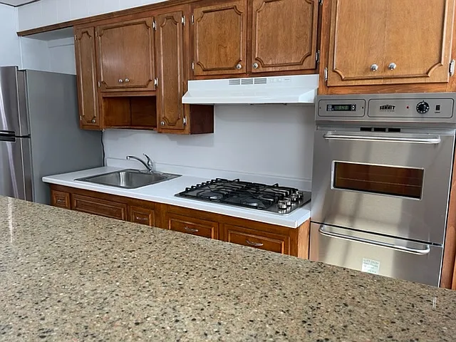 311 Grand St #3 — Photo 8